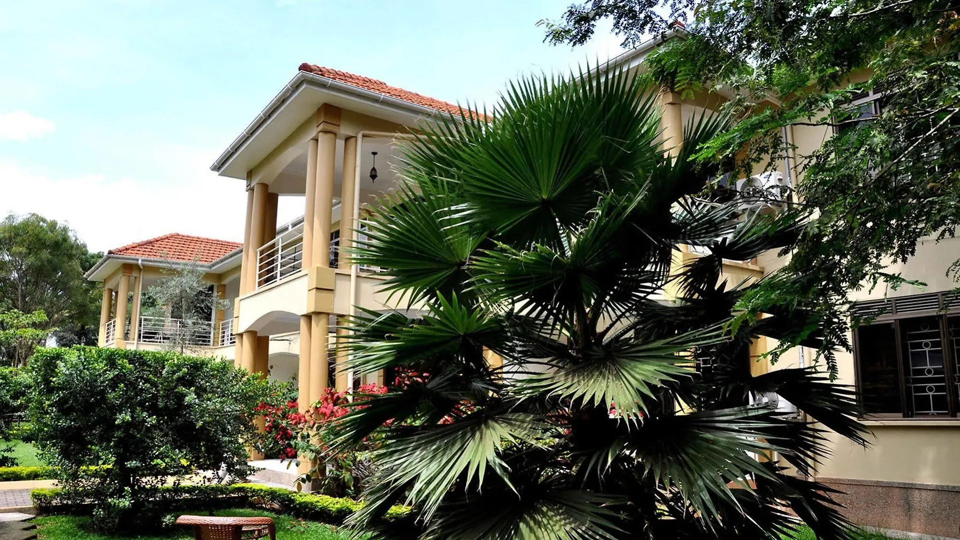 Olive Garden Hotel And Bistro Kampala