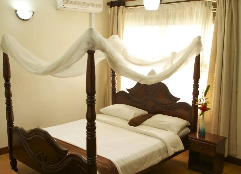 Olive Garden Hotel And Bistro Kampala 3*,